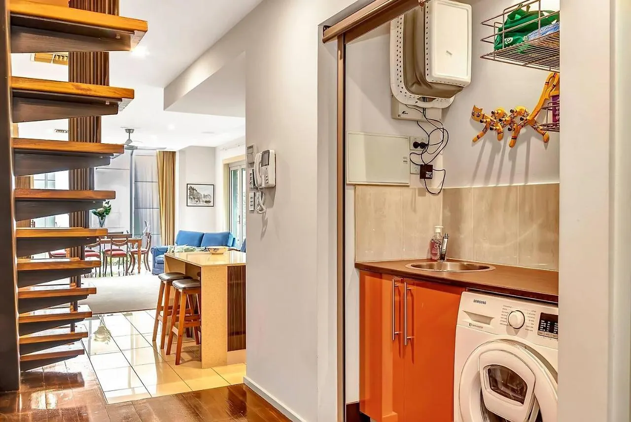 Apartment Parish Court - A Unique Contemporary Conversion Adelaide